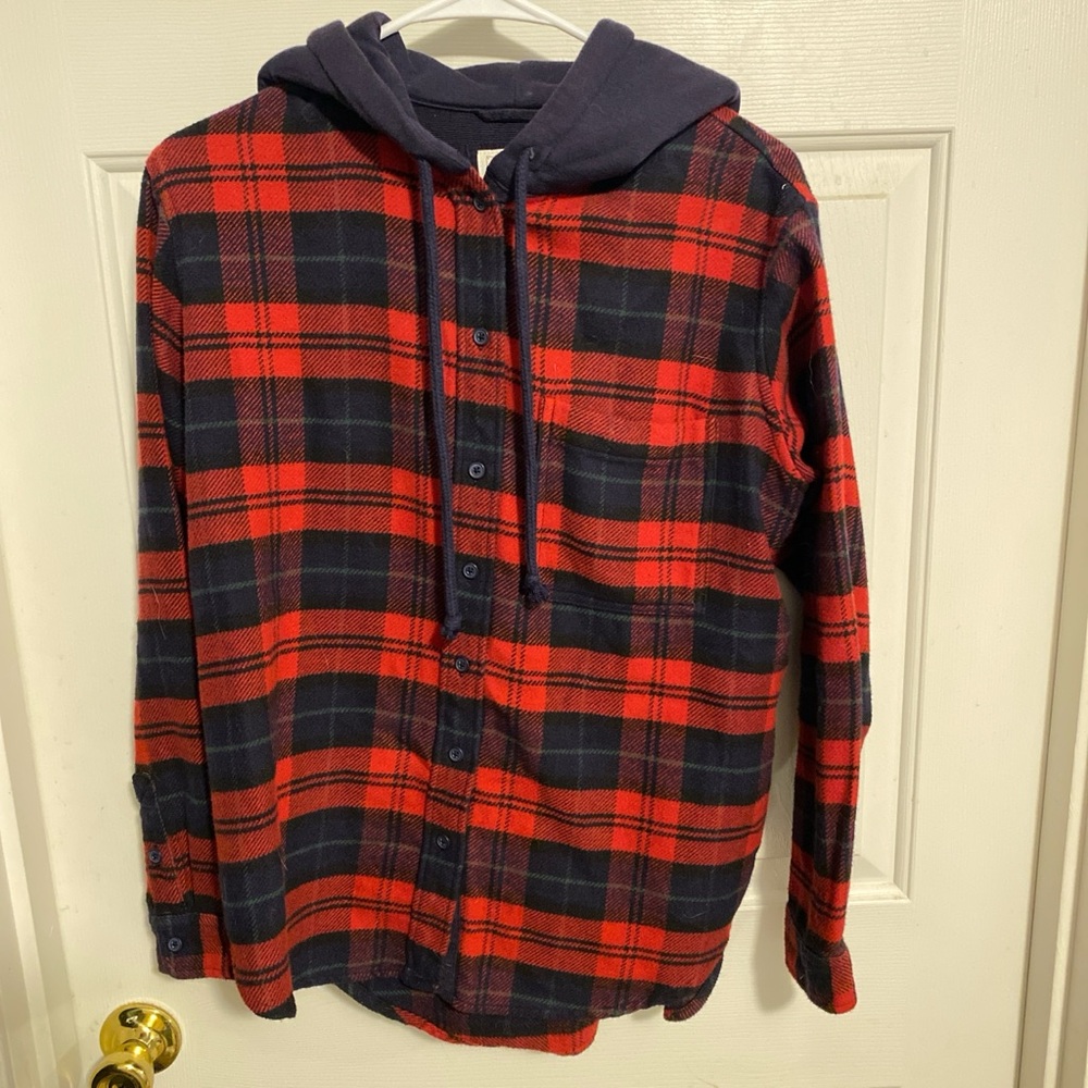 American Eagle Outfitters Red and Blue Plaid Button Down Flannel Shirt